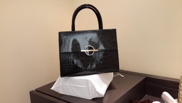 Sac noir vernis Chrisbella
